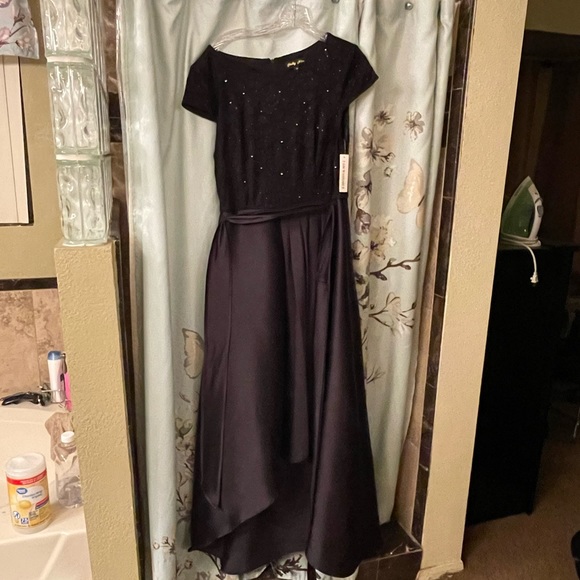 Shelby nights women’s long black lace dress size 14 - Picture 1 of 4